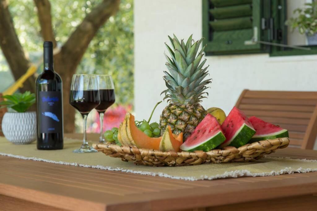 Lodge Jomi Kaštel Novi 外观 照片