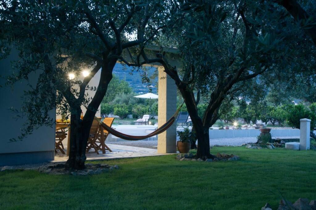 Lodge Jomi Kaštel Novi 外观 照片